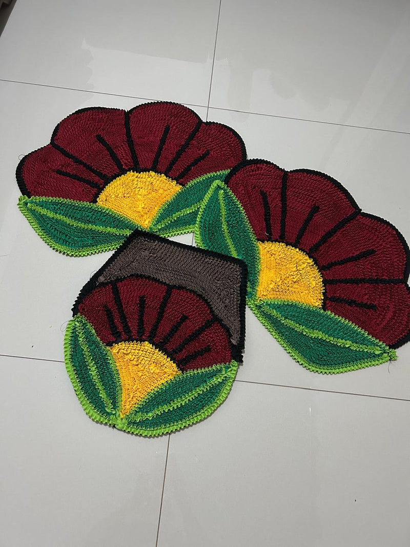 Kit Banheiro 3 Tapetes Frufru Modelo Orquídea Marsala